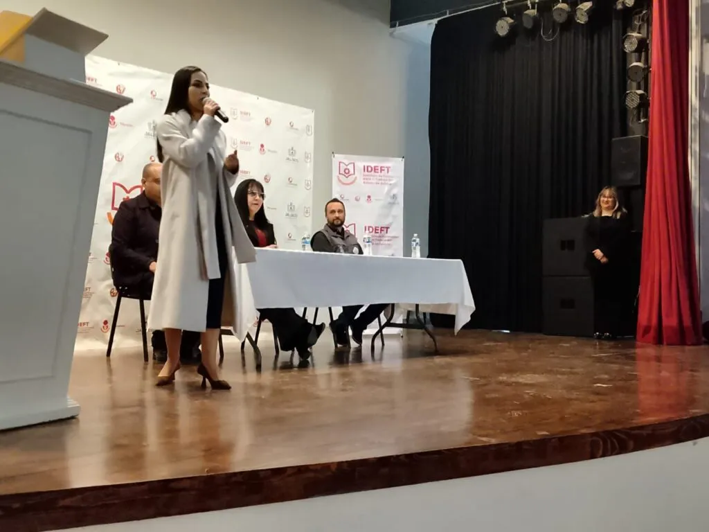 IDEFT entrega constancias de capacitación en San Julián