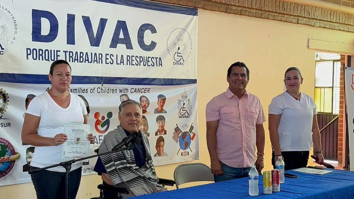 Concluyen cursos de capacitación a personas con discapacidad