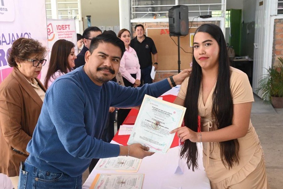 Capacita IDEFT a más de cien personas en Magdalena