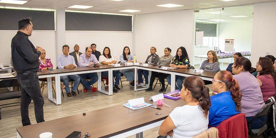 Abre camino IDEFT a mujeres en el transporte de carga