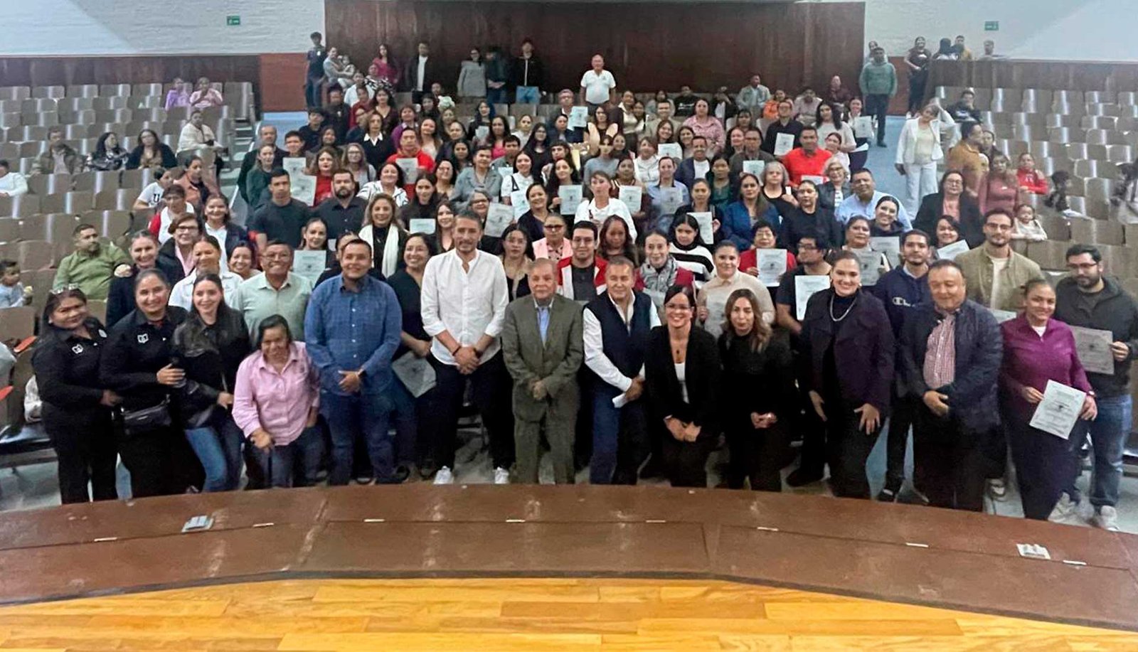 IDEFT amplía oportunidades de empleo y emprendimiento para 546 personas en Zapotlán y Autlán